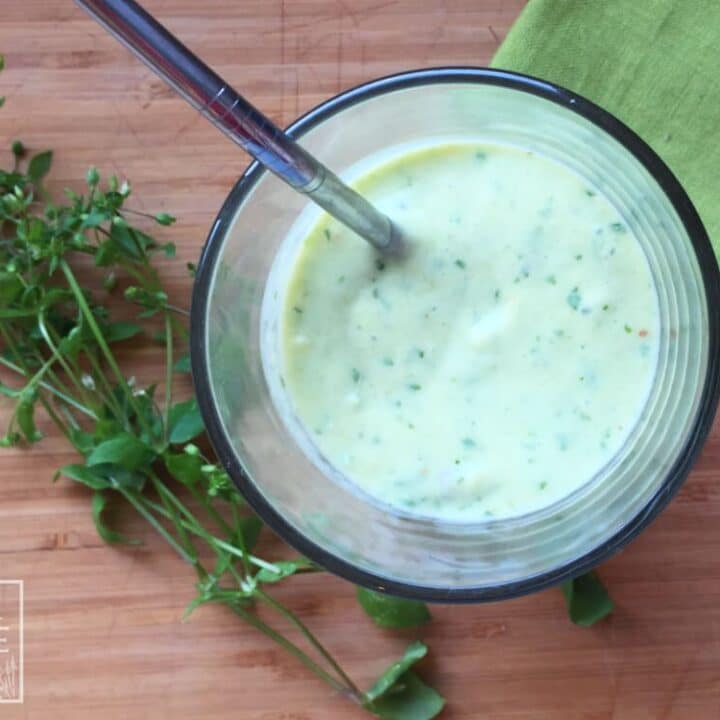 green chickweed smoothie with pineapple